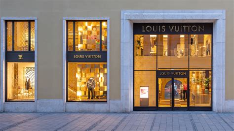 louis vuitton reparatur münchen|Louis Vuitton München Residenzpost .